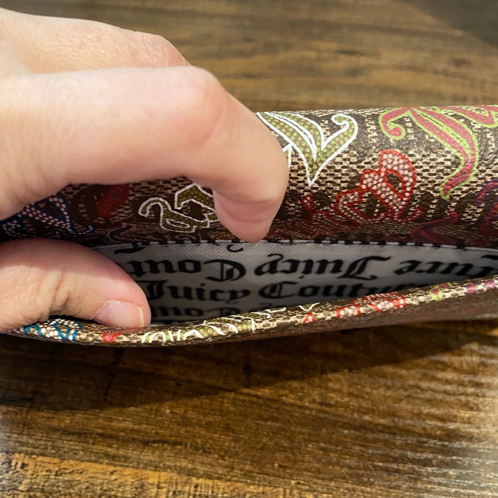 Juicy Couture Multicolor Logo Wallet - Picture 6 of 11